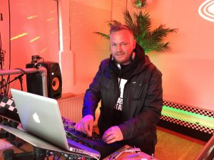 Read more about the article Friday Evening Mix Evening
