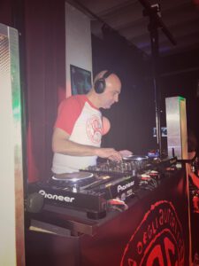 Read more about the article Hot Mix Friday