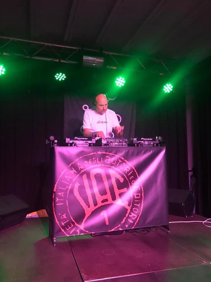 Read more about the article Hot Mix Friday
