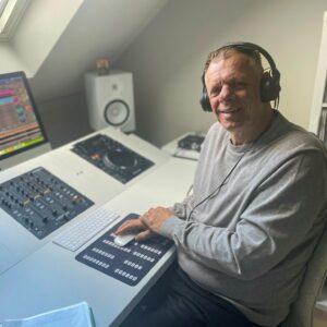 Read more about the article Friday Evening Mix Evening