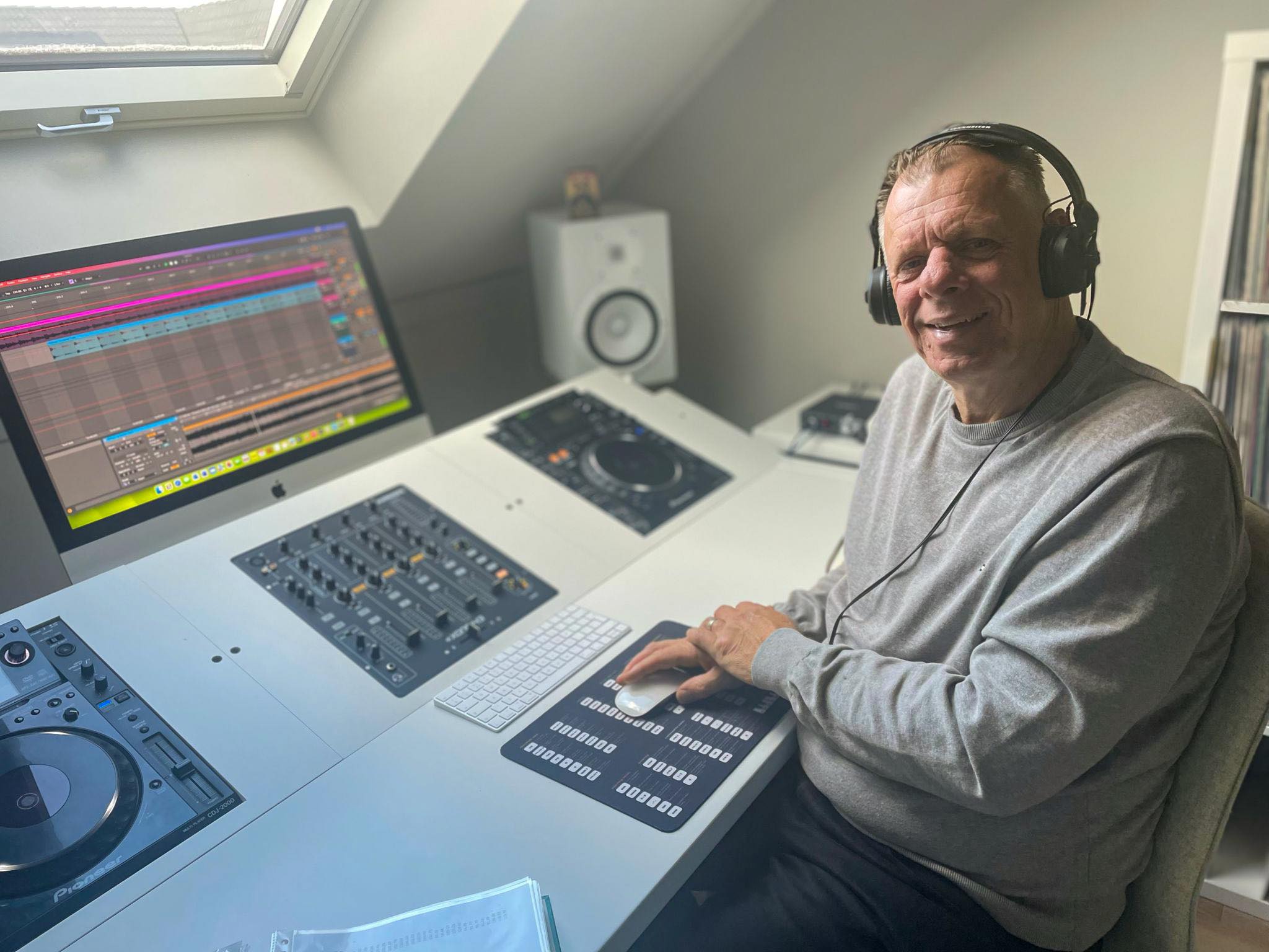 Read more about the article Friday Evening Mix Evening